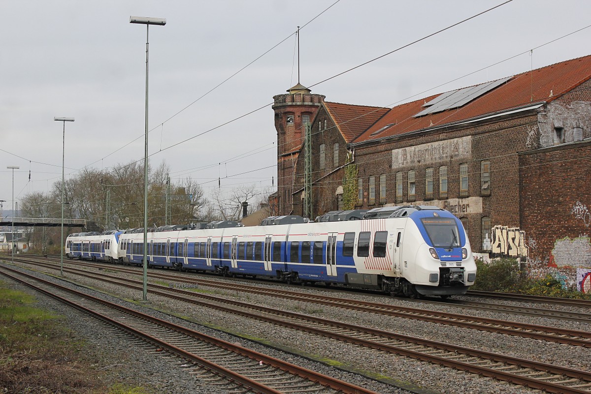 National Express 365 (442 365) als RB48 am 20.12.2015 in Wuppertal Unterbarmen.