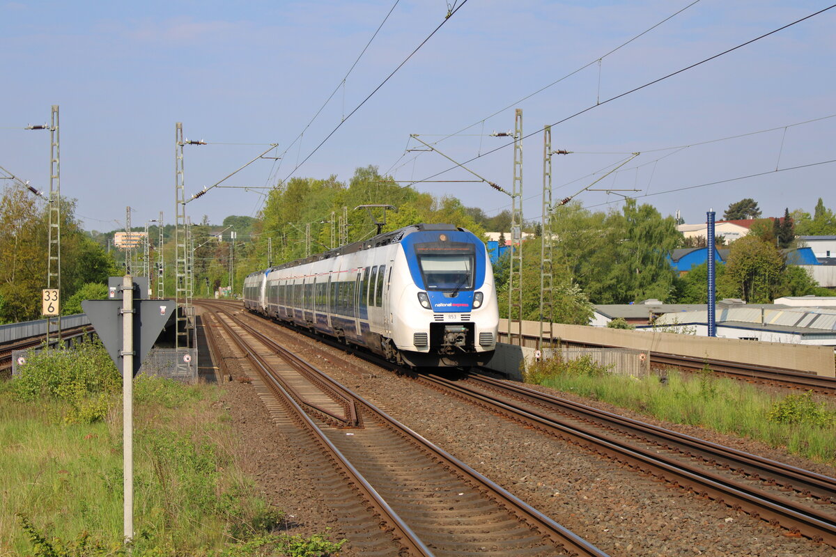 National Express 442 353 fährt als RB48 nach Wuppertal-Oberbarmen durch Wuppertal-Sonnborn. (02.05.2022)