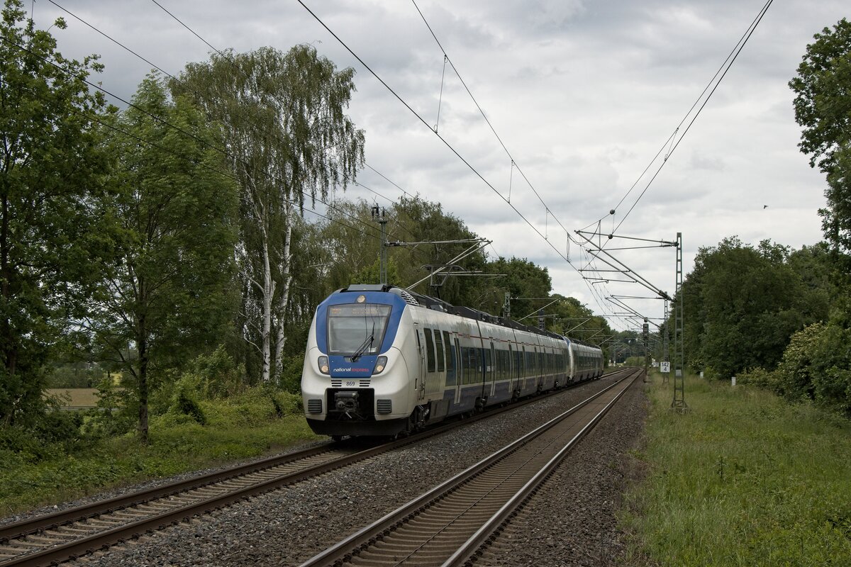 National-Express-Hamster 869 als umgeleiteter RE 7 nach Krefeld in Nordbögge (29.05.2022)