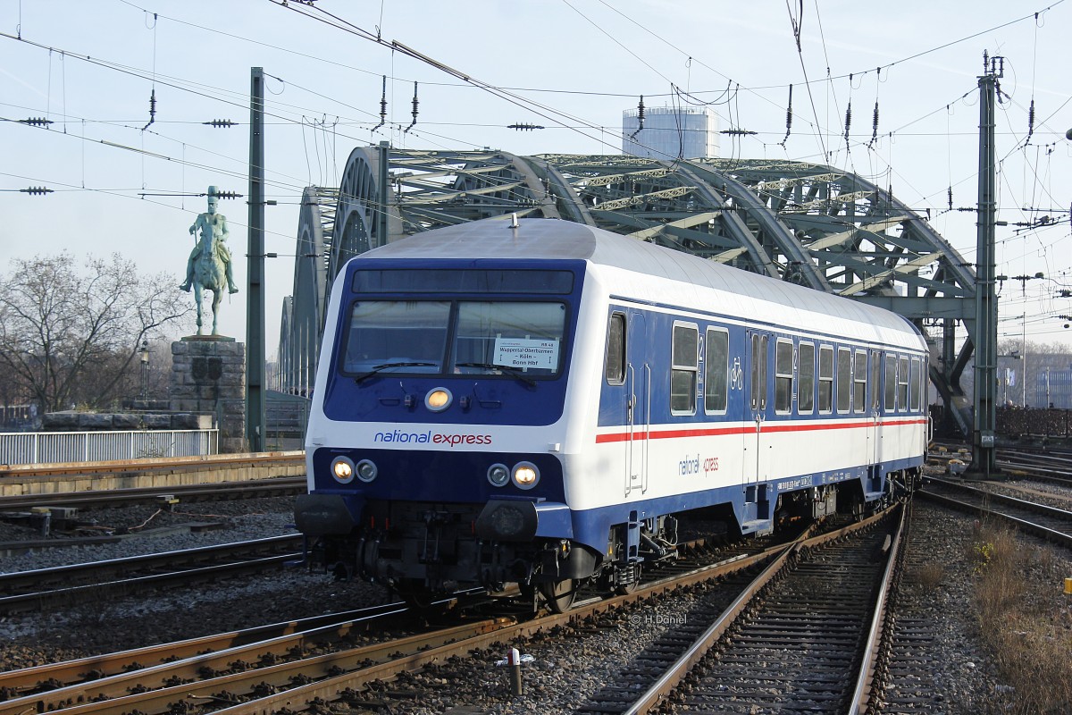 National Express mit dem Wittenberger Steuerwagen als RB48 am 29.12.2015 in Köln Hbf.
