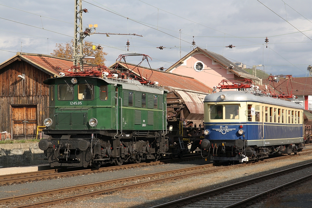 NBIK 1245.05 und 4042.01 am 25.Oktober 2020 in St. Veit an der Glan-Westbahnhof.