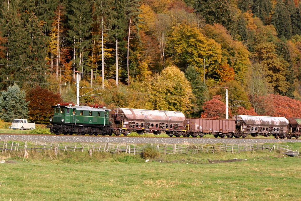 NBIK 1245.05 am 25.Oktober 2020 mit dem SGAG 14797 (St. Veit an der Glan-Westbf. - Villach Hbf.-Ostbf.) auf der Rudolfsbahn beim Strecken-Km 359,0.