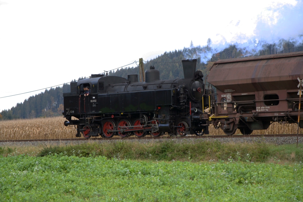 NBIK 93.1332 am 24.Oktober 2020 als NF 14790 (Launsdorf-Hochosterwitz - Wietersdorf - Launsdorf-Hochosterwitz) beim Strecken-Km 4,6 der Görschitztalbahn.