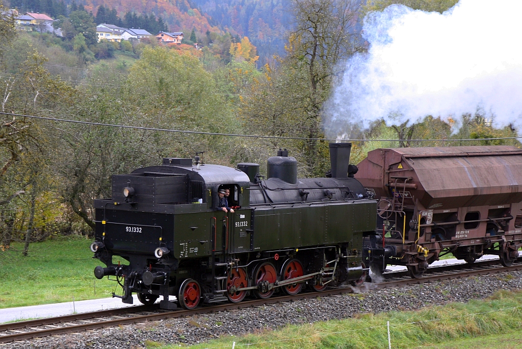 NBIK 93.1332 am 24.Oktober 2020 als NF 14793 (Launsdorf-Hochosterwitz - Wietersdorf - Launsdorf-Hochosterwitz) beim Strecken-Km 8,0 der Görschitztalbahn.