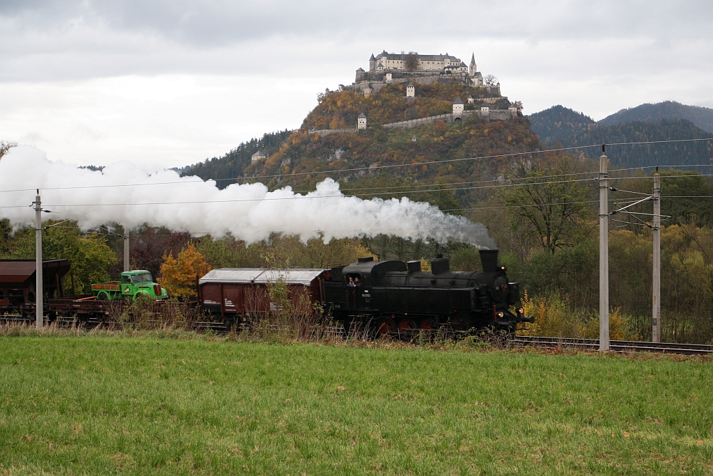 NBIK 93.1332 am 24.Oktober 2020 als SGAG 14794 (Launsdorf-Hochosterwitz - St. Veit an der Glan) beim Strecken-Km 320,9 der Rudolfsbahn.