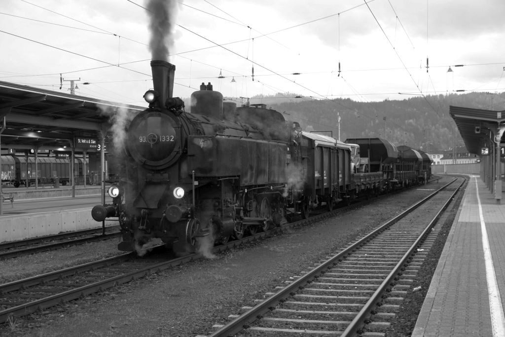 NBIK 93.1332 ist am Morgen des 24.Oktober 2020 als Verschubfahrt von St. Veit/Glan-Westbahnhof im Bahnhof St. Veit an der Glan angekommen.