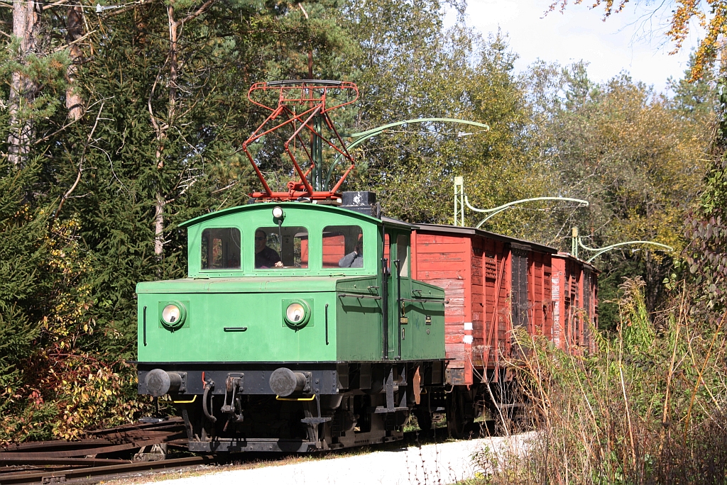 NBIK Güterbahn 1 am 23.Oktober 2020 in Ferlach auf der ehemaligen KELAG-Anschlußbahn und jetziger Zufahrt zum Historama.