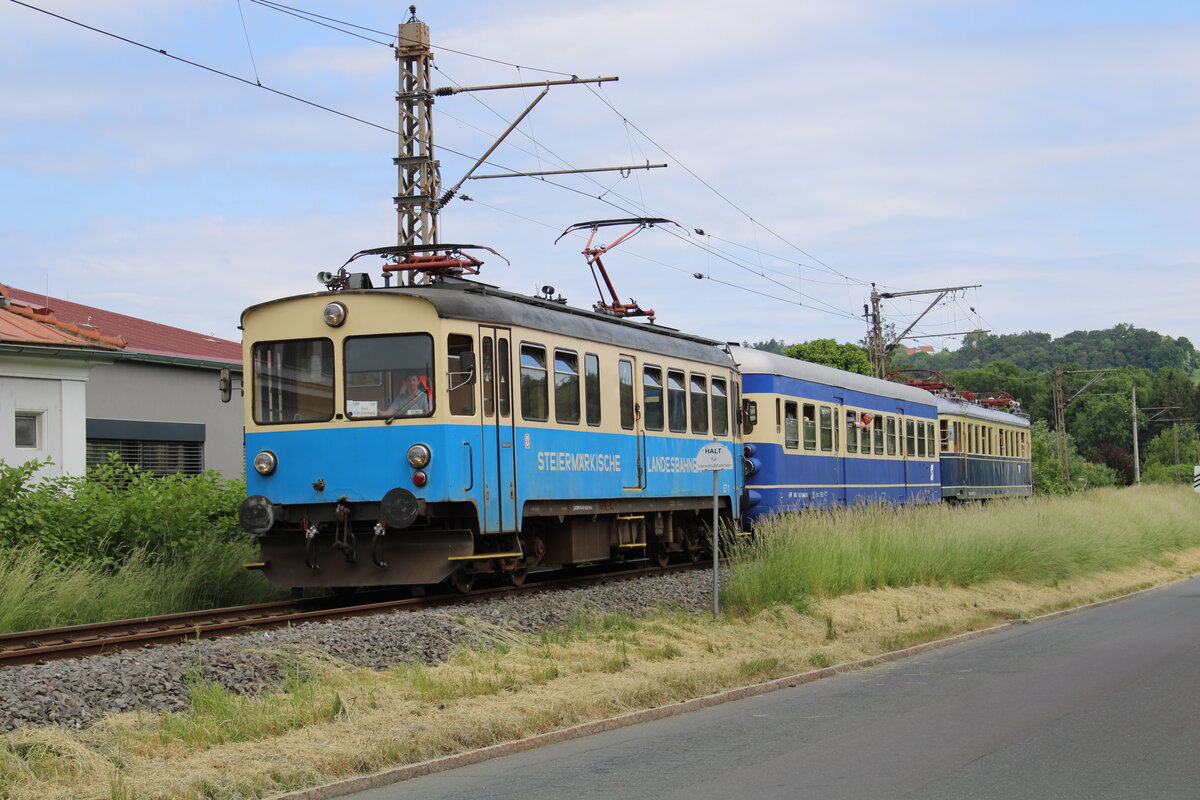 NbiK-Sonderfahrt in Feldbach Landesbahn. 4920 001 + 6546 210 + 4042 001 am 23.5.2022