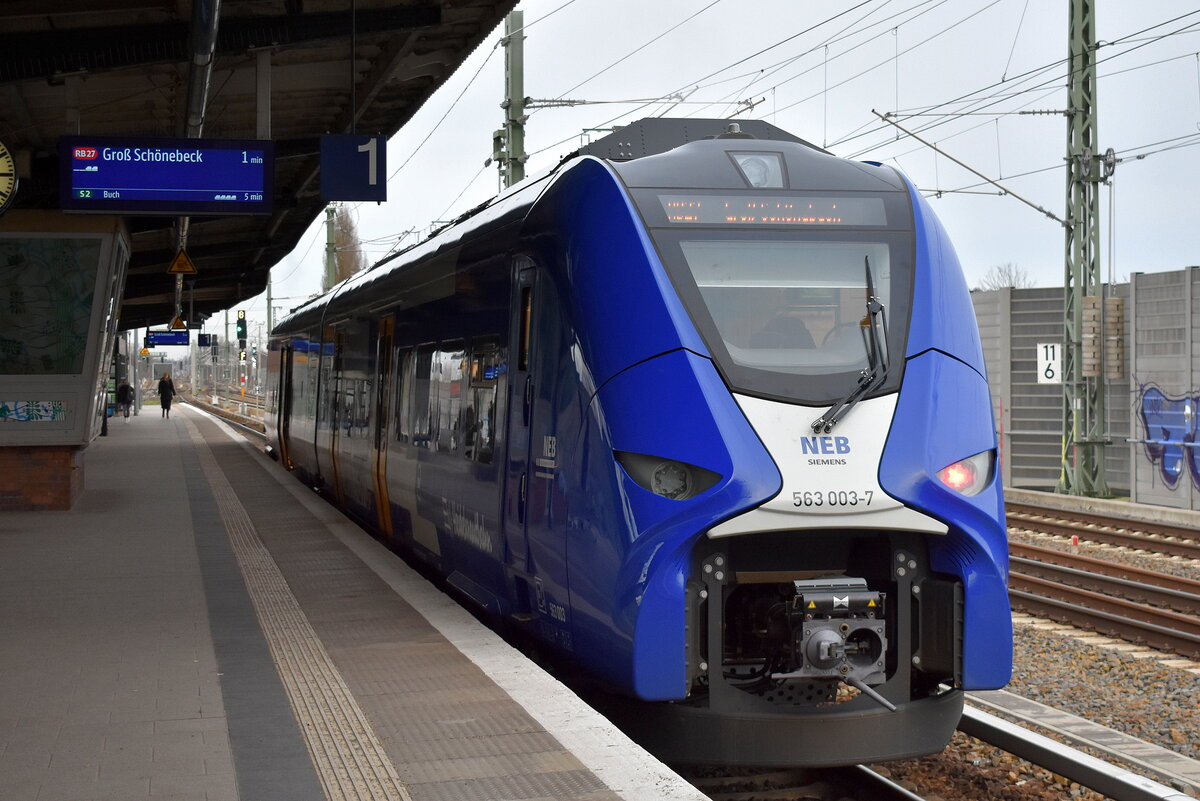 NEB Betriebsgesellschaft mbH, Basdorf, Fahrzeugnutzer: Heidekrautbahn mit ihrem Mireo H  563 003-7  (NVR:  90 80 0563 003-7 D-NEBB....  mit der RB27 nach Groß Schönebeck abfahrbereit im Bahnhof Berlin Karow, 30.01.25