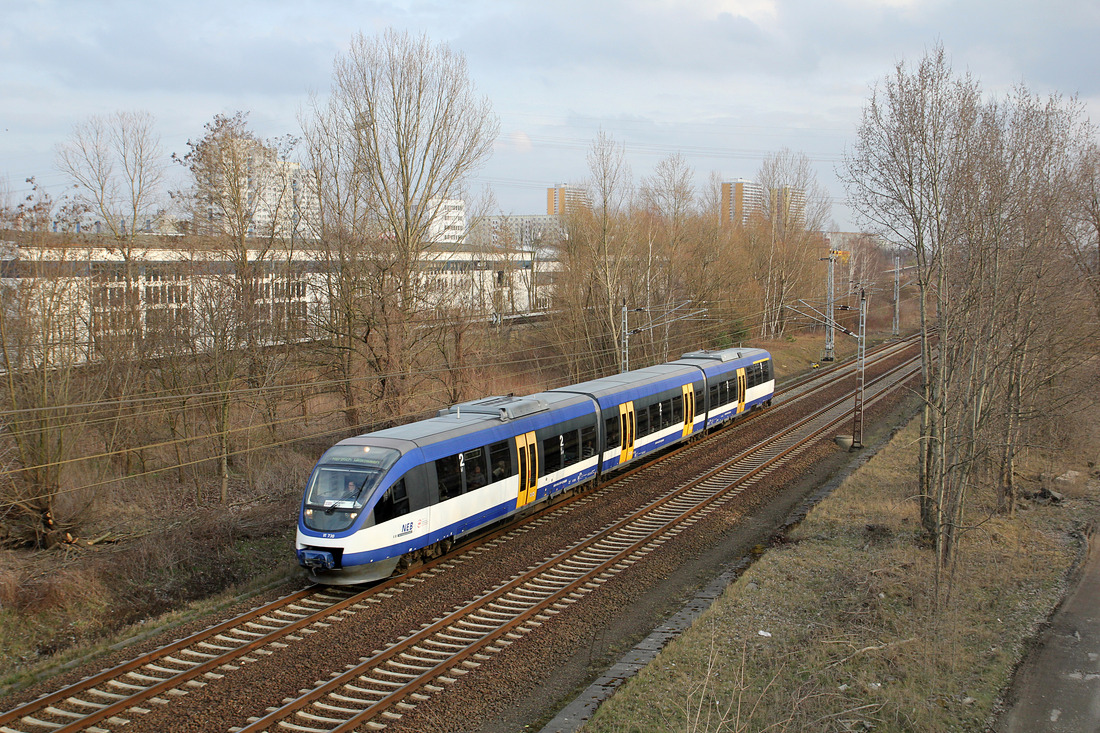 NEB VT 730 // Aufgenommen von der Straßenbrücke  Landsberger Allee  am Berliner Außenring. // 24. März 2016