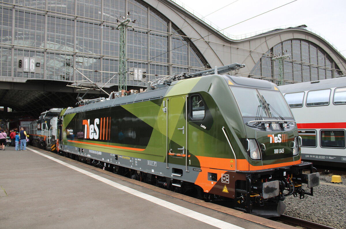 Netzwerkbahn Sachsen 188 045  Lotta  (91 80 6188 045-9 D-AKIEM) am 19.09.2026 beim Tag der Schiene in Leipzig Hbf.