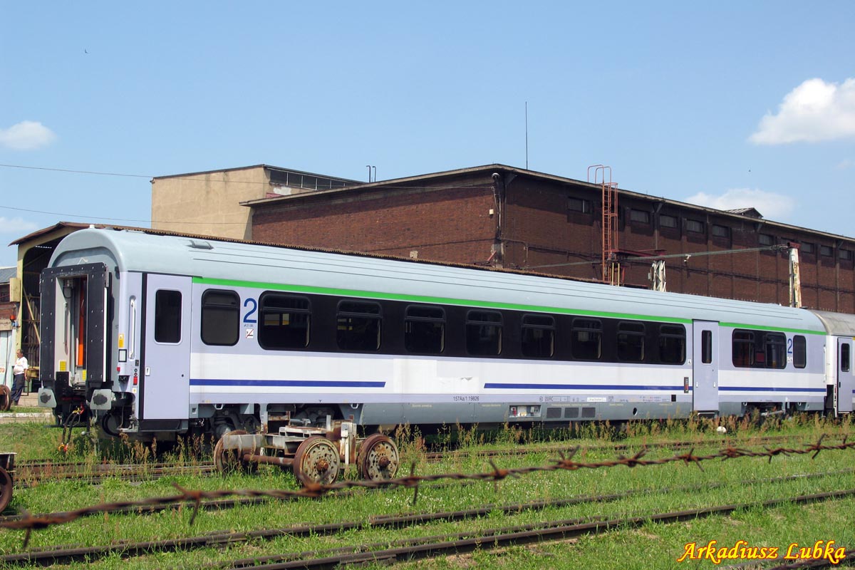 Neu Reisezugwagen (mit Invalidenabteil) für PKP-Intercity, Typ 157Aa von FPS-Cegielski Poznań, 9.7.2013