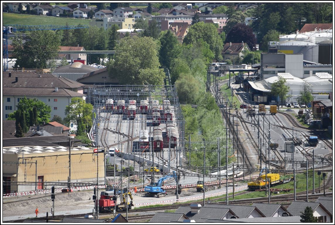 Neue Abstellanlage RhB links der Strecke Landquart - Landquart Ried und rechts davon die umgebauten Geleise der Aus- und Einfahrgruppe für Güterzüge. (04.05.2020)