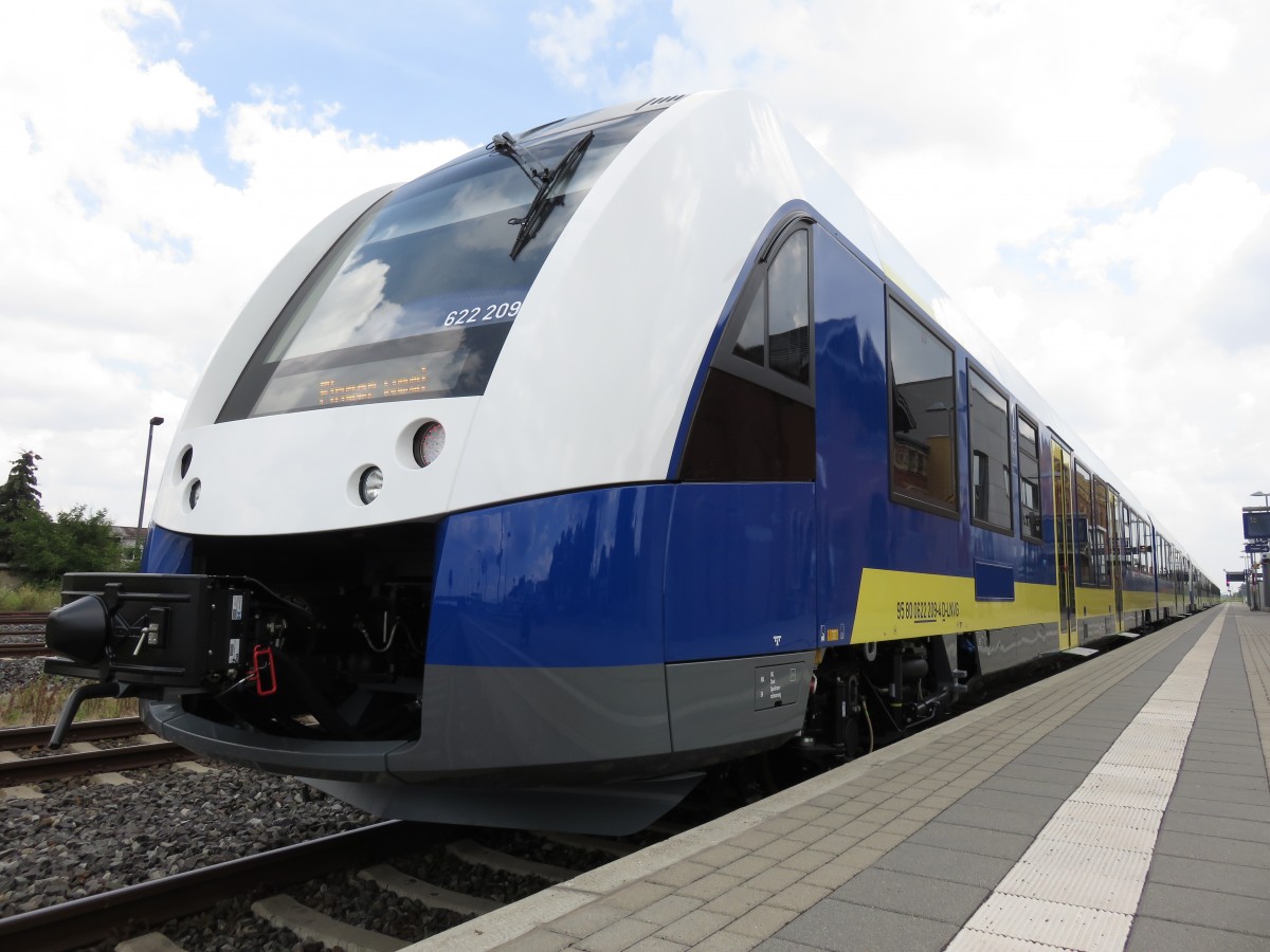 Neue Fahrzeuge für die Erixx GmbH am 22.07.2014 im Bahnhof von Halberstadt