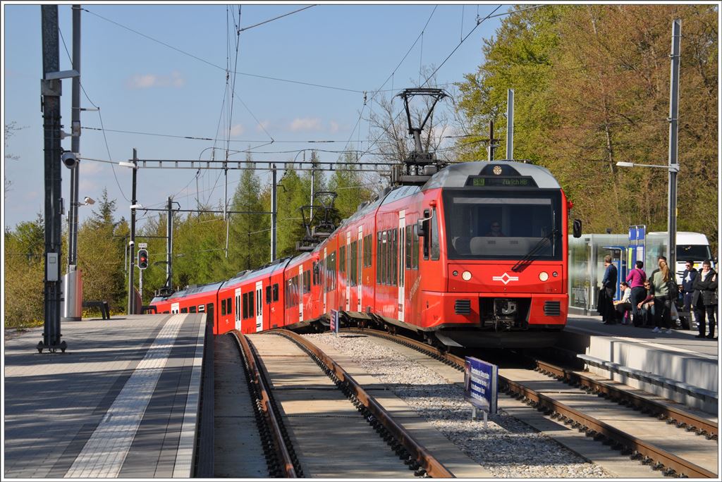 Neue Stadler-Pendelzüge 515 und 516 auf dem Uetliberg. (29.04.2016)