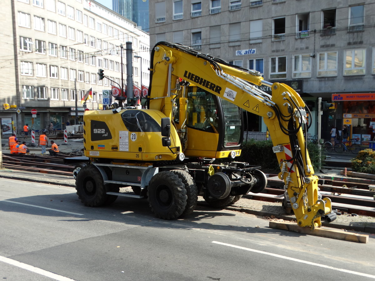 Neuer Liebherr 922 Rail am 02.09.16 in Frankfurt am Main