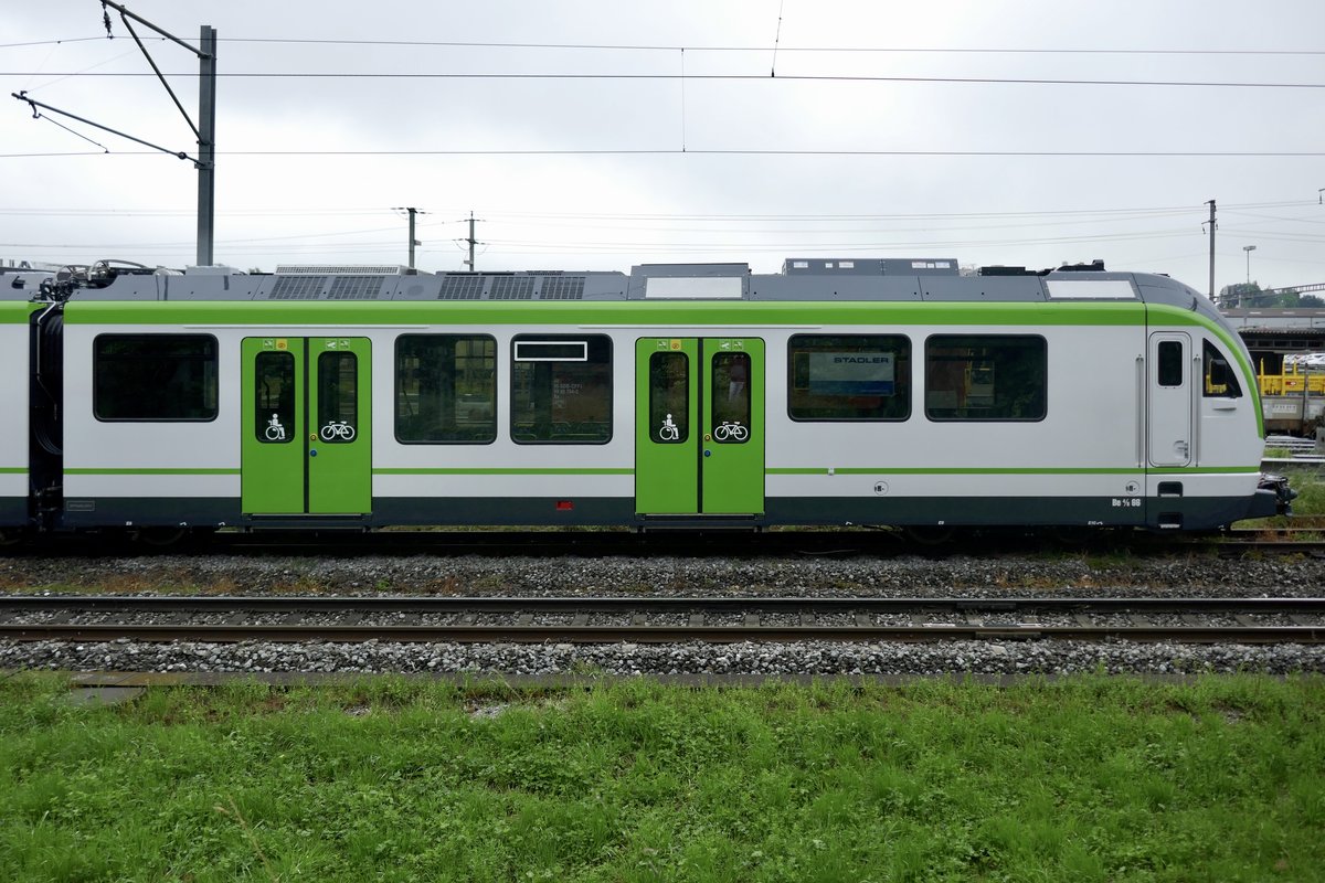 Neuer Triebzug Be 4/8 66 für die LEB am 9.6.20 in Gossau abgestellt.