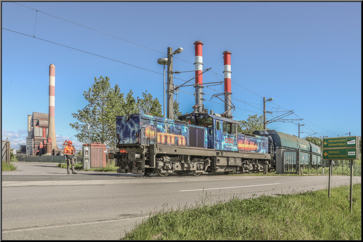 Neuerdings verkehren Ganz-Züge von CD Cargo Austria nach Werndorf/Mellach. 
Zu meiner Freude ist aber auch die  Kalsdorf  Reserve nicht ganz Arbeitslos. 
Hier an diesem 10.05.2019 im Werksgelände der Kraftwerksgruppe Mellach stellt 1063.39 ihren Zug fertig zusammen.  