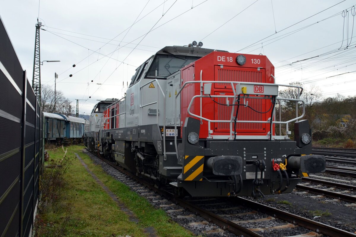Nexrail DE18 130
vermietet an DB Cargo
Koblenz-Lützel
06.12.2025

Parkte am Rand des Museumsgeländes.