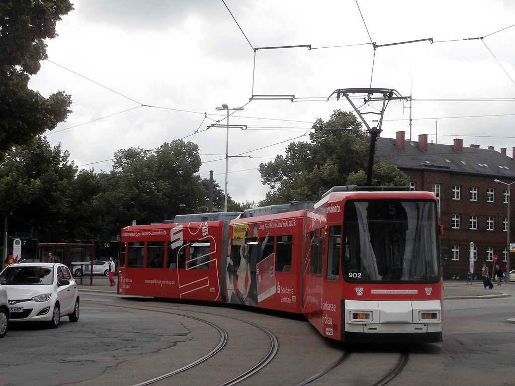 NG6M #902 auf der Linie 5in Zwickau. (30.6.2014)