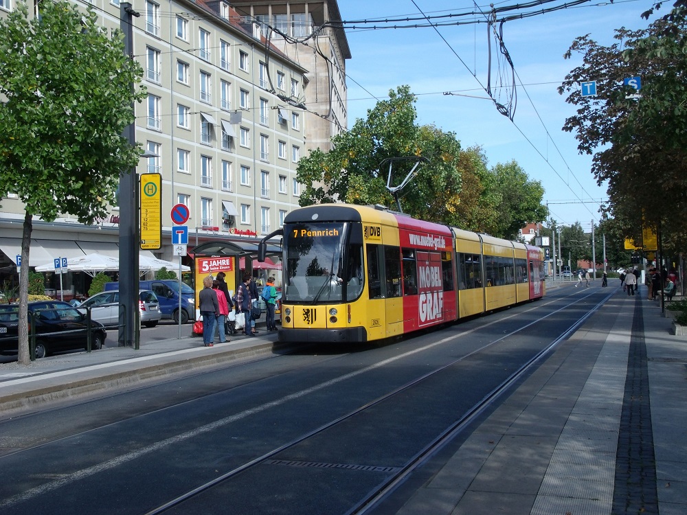 NGTD 12 DD - Tw 2626 - als Linie 7 - in Dresden, Pirnaischer Platz - am 22-September-2015