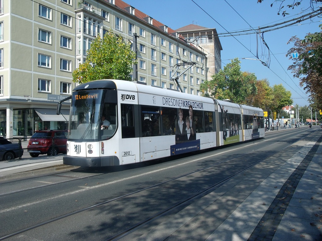 NGTD 8 DD - Tw 2612 - als Linie 12 - in Dresden, Pirnaischer Platz - am 5-Oktober-2015