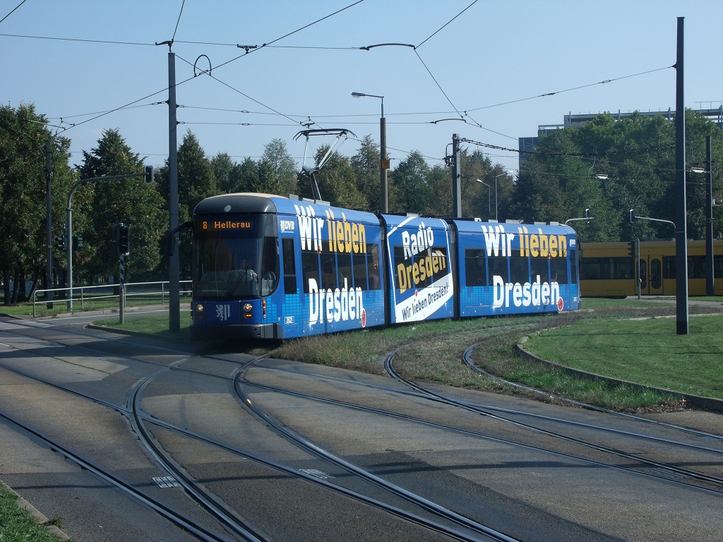 NGTD 8 DD - Tw 2621 - als Linie 8 - in Dresden, Dr.-Külz-Ring - am 5-Oktober-2015