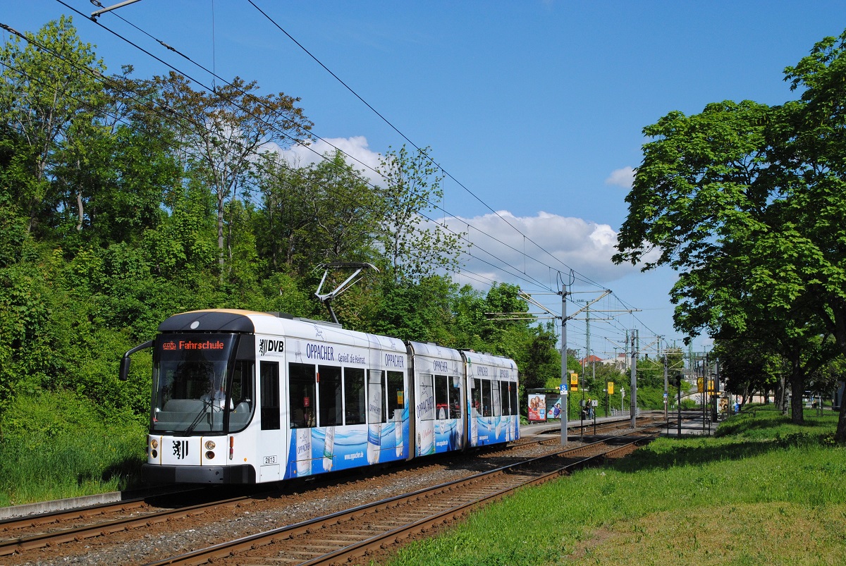 NGTD8DD 2613 als Fahrschule in der Ammonstraße kurz hinter der Haltestelle Freiberger Straße - S-Bahn. (06.05.2025)