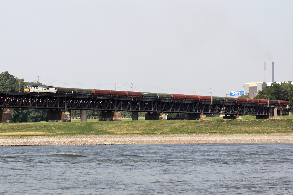 NIAG 10 (251 004-8) überquert den Rhein bei Duisburg 13.8.2015