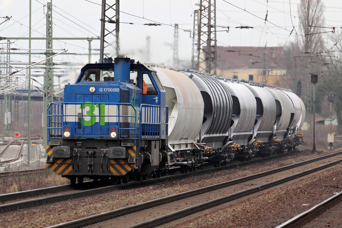 NIAG 31 (277 802-5) durchfährt Duisburg-Bissingheim 26.3.2015 