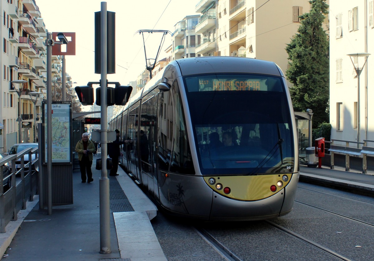 Nice / Nizza Lignes d'Azur SL T1 (Alstom Citadis-402 20) Boulevard de Gorbella (Hst. Le Ray) am 11. Februar 2015.