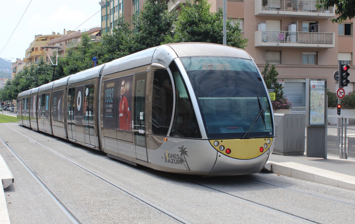 Nice / Nizza Lignes d'Azur SL T1 (Alstom Citadis-402 17) Boulevard Virgile Barel (Hst. Saint-Charles) am 23. Juli 2015.