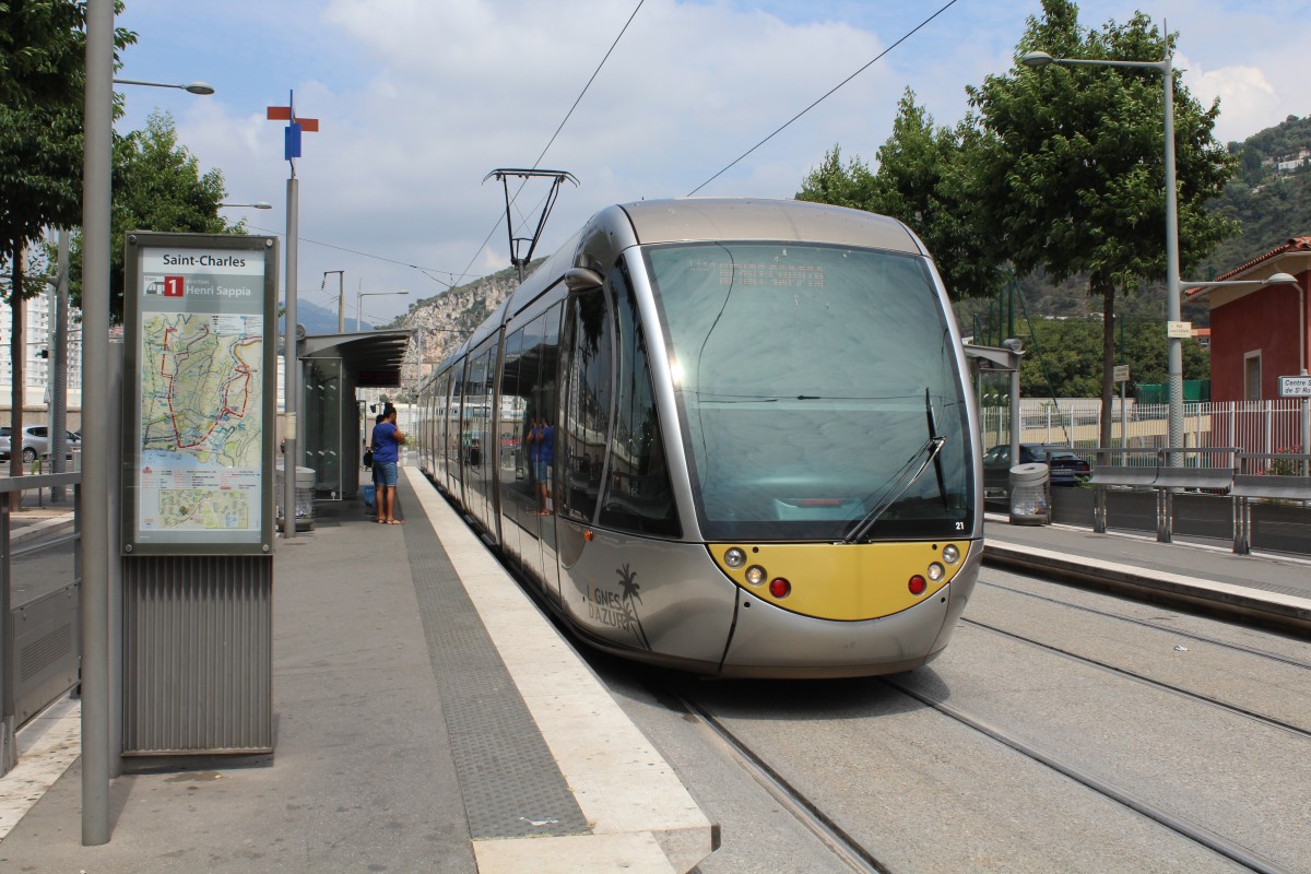 Nice / Nizza Lignes d'Azur SL T1 (Alstom Citadis-402 21) Boulevard Virgile Barel (Hst. Saint-Charles) am 23. Juli 2015.