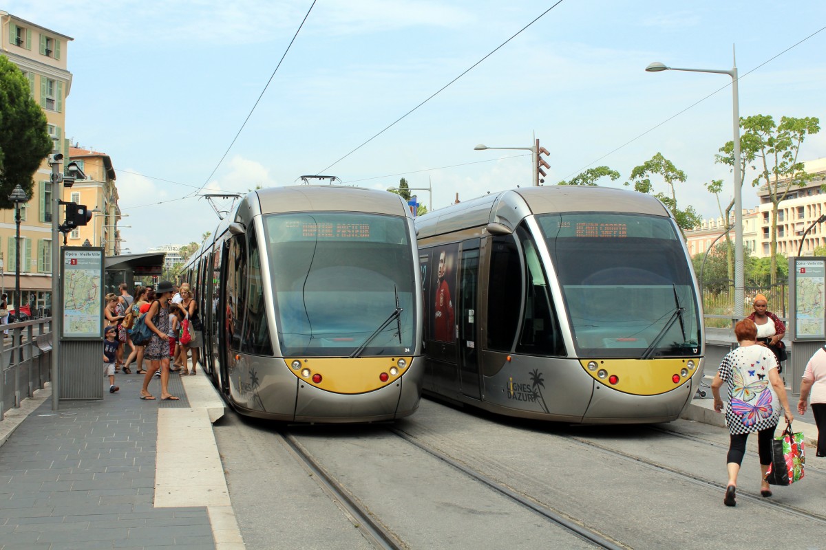 Nice / Nizza Lignes d'Azur SL T1 (Alstom Citadis-402 24 / 17) Boulevard Jean Jaurès (Hst. Opéra-Vieille Ville) am 23. Juli 2015.