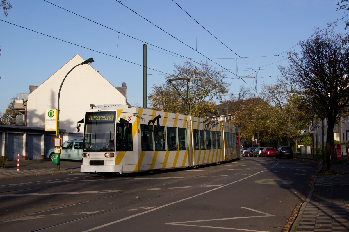 Nicht alltäglich sind Einsätze von Nf6 Fahrzeugen auf der Linie 712. So waren am 08.11 die beiden Wagen 2123 & 2114 als 712 nach Düsseldorf-Volmerswerth unterwegs und konnten an der Haltestelle Volmerswerther Straße fotografiert werden.