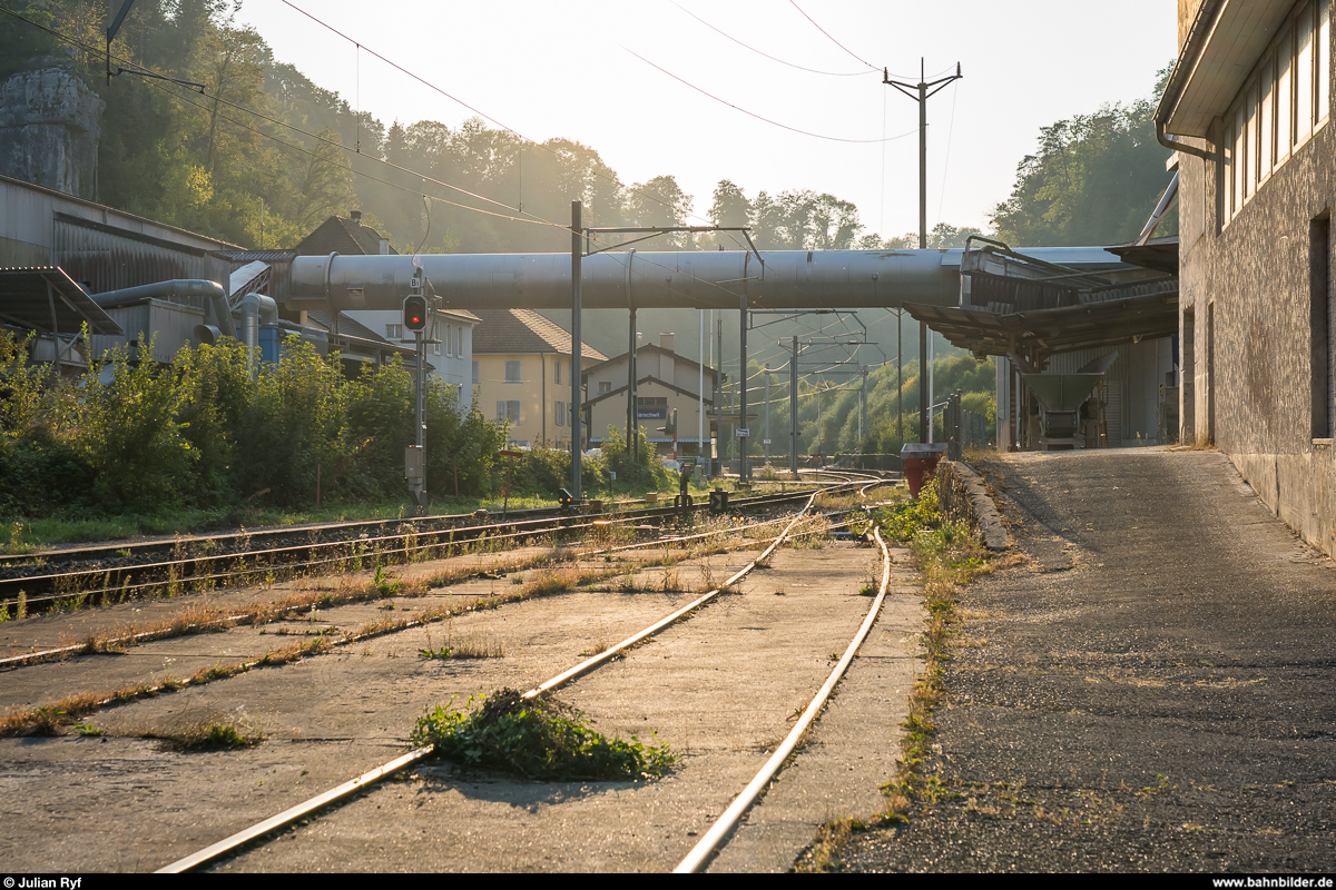 Nicht mehr bedienter Bahnhof Bärschwil an der Jurabahn am 18. September 2020.