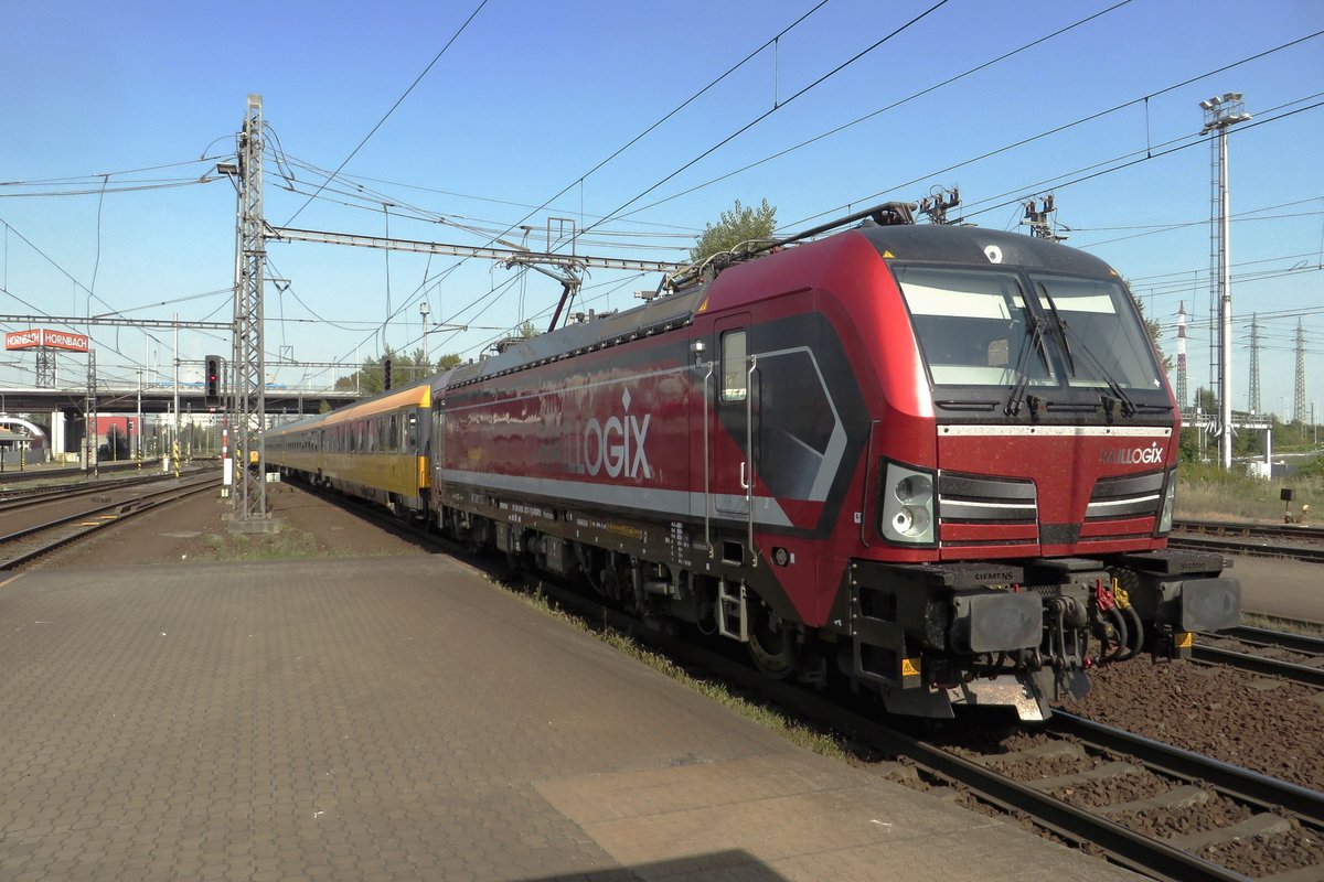 Niederländer in Tsjechien: RFO 193 627 (aus Rotterdam) ist bis Ende September 2020 untervermietet an das Tschechischen RegioJet und treft hier am 21 September 2020 mit RJ 1118 (Bohumin--Brno Kralove Polje über Prerov) in Ostrava-Svinov ein.