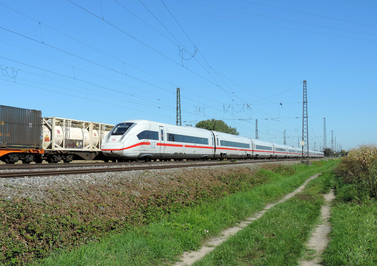 Niederschopfheim - 22. September 2022 : 412 063 am ICE 71 von Hamburg Altona nach Chur.

Link zum Video : https://www.youtube.com/watch?v=biraO6jt0Ek&lc=Ugzm9lvW2YtiEkjAiYN4AaABAg