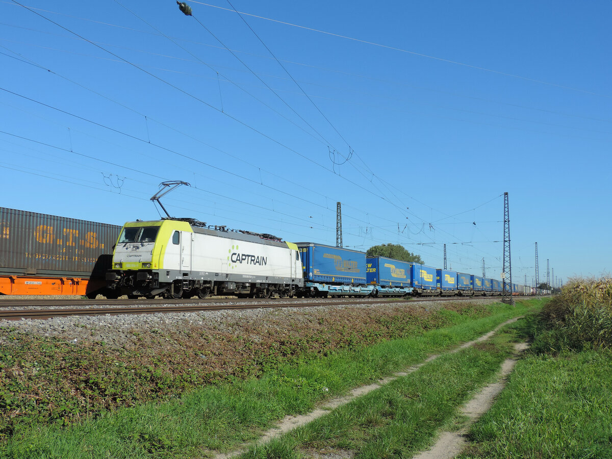 Niederschopfheim - 22. September 2022 : Captrain 186 154 mit einem KLV in richtung Süden Unterwegs.

Link zum Video : https://www.youtube.com/watch?v=biraO6jt0Ek&lc=Ugzm9lvW2YtiEkjAiYN4AaABAg