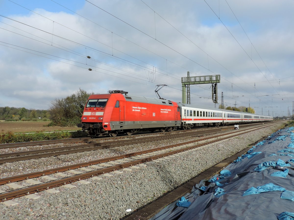Niederschopfheim - 30.10.17 : vielleicht meine letzte Fototour vor dem Aufbau der Lärmschutzmauer. 101 015 mit dem EC 207 Frankfurt - Zürich.
