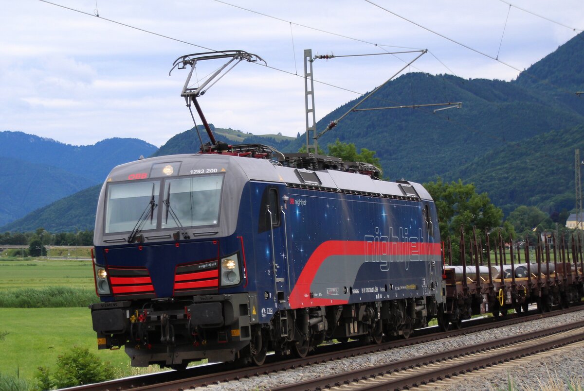 Nightjet Vectron 1293 200 im Güterzug - Einsatz. Bild vom 30.06.2021 KBS 951 nahe Bernau