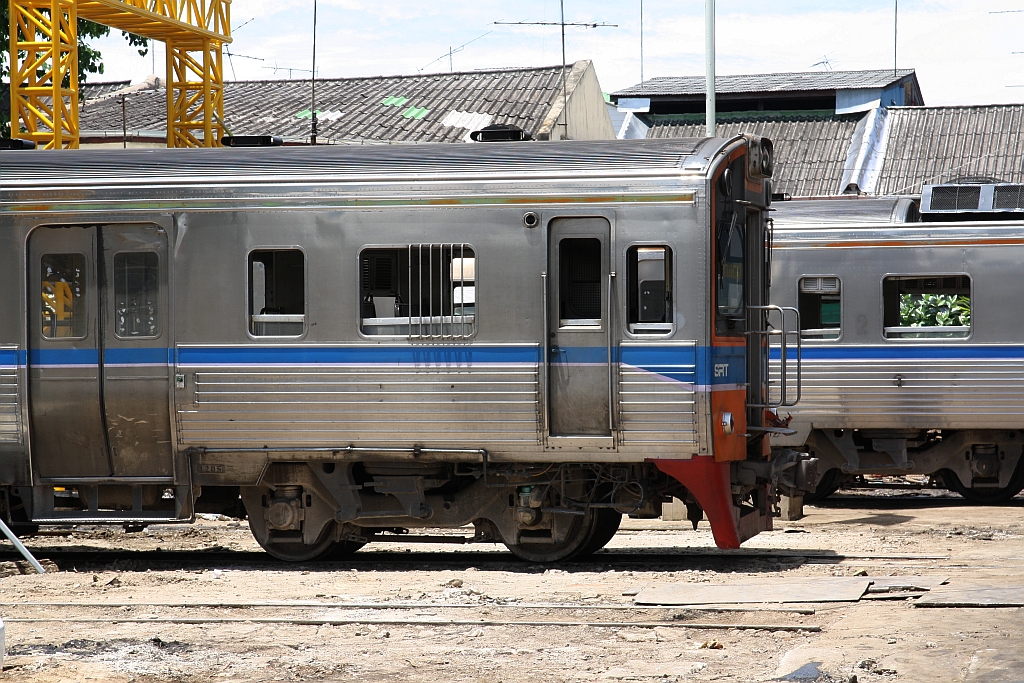 NKF 1205 (1A'2', dh, Nippon Sharyo, Bauj.1985) am 04.Juni 2018 im Depot Mahachai.