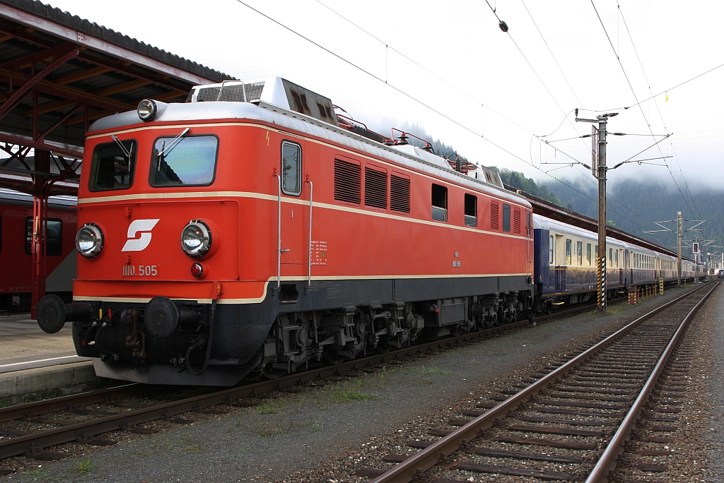 NLB 1110.505 am 23.September 2017 mit dem SR 14705 (Frankenmarkt - Graz) im Bahnhof Selzthal.