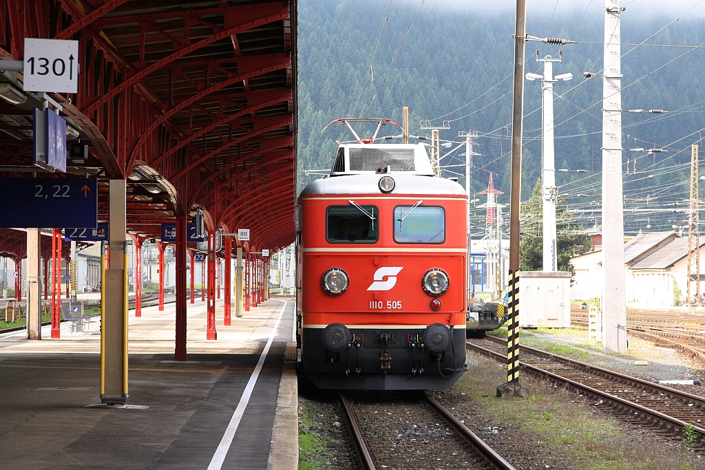 NLB 1110.505 am 23.September 2017 im Bahnhof Selzthal.