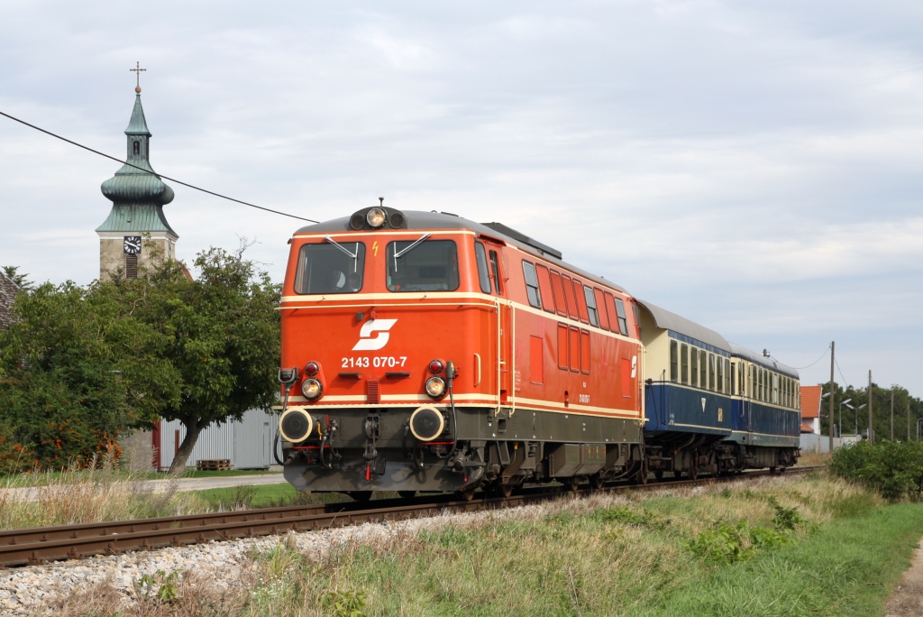 NLB 2143 070-7 als NF 14815 (Groß Schweinbarth - Obersdorf) am 06.September 2020 in Pillichsdorf.