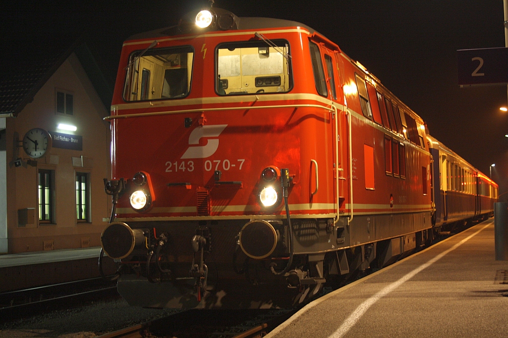 NLB 2143 070-7 am 05.Dezember 2015 mit dem SLP 17639 in Bad Fischau-Brunn.
