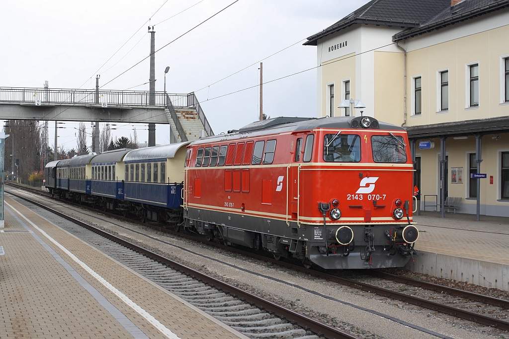 NLB 2143 070-7 am 06.April 2015 mit dem SR 14518 in Hohenau.