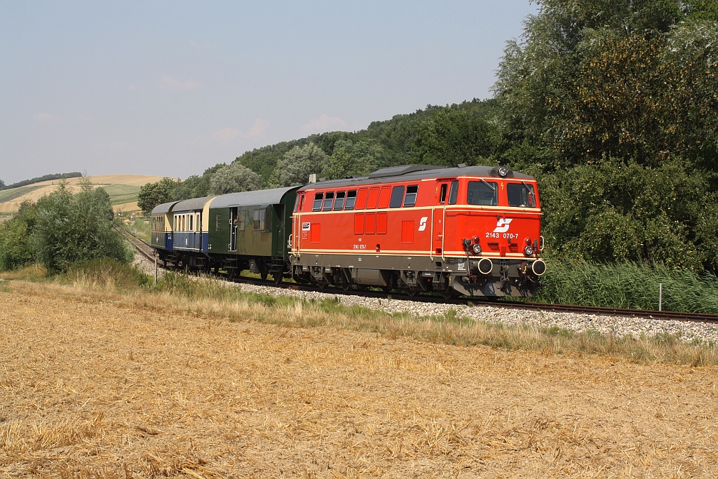 NLB 2143 070-7 am 08.August 2015 mit dem SEZ 17087 von Ernstbrunn nach Würnitz-Hetzmannsdorf nach Naglern.
