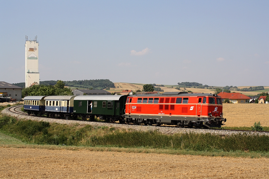 NLB 2143 070-7 am 08.August 2015 mit dem SEZ 17087 bei Wetzleinsdorf.