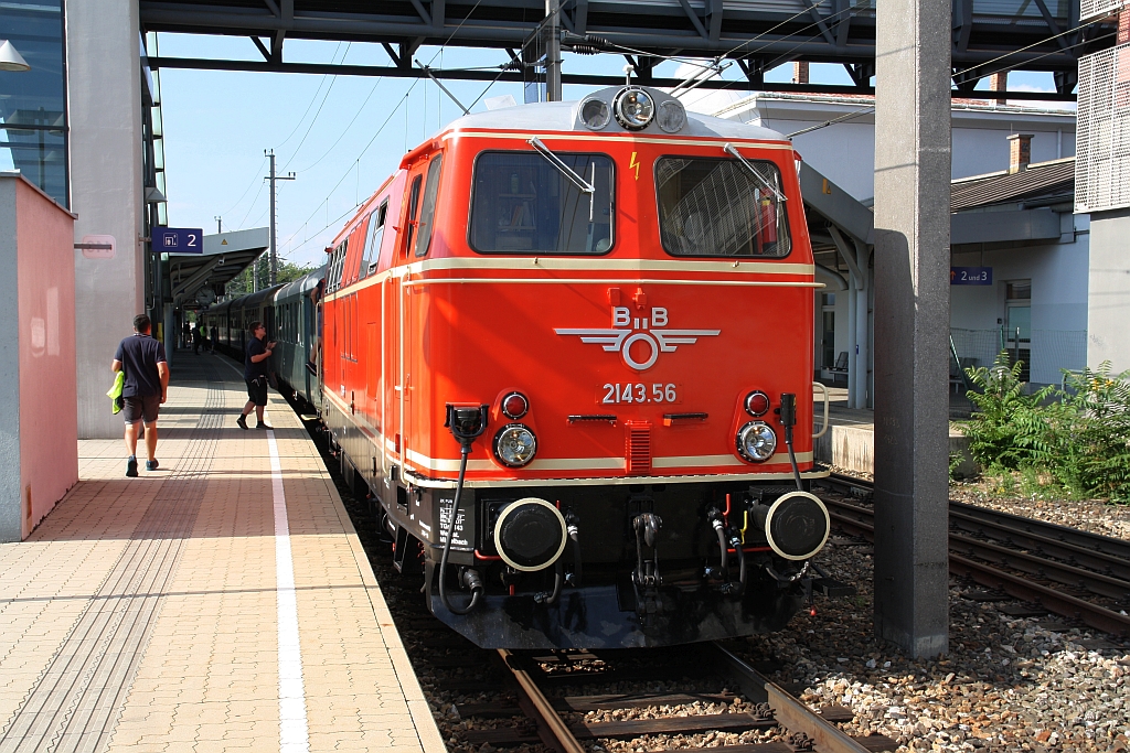 NLB 2143.56 am 07.Juli 2018 mit dem SR 14982 von Waldmühle nach Praterstern (und weiter als EZ nach Ernstbrunn) im Bahnhof Liesing.